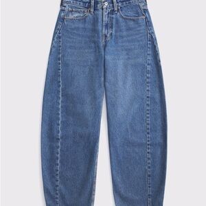 A&F Mid Rise Barrel Jean (Curve Love)